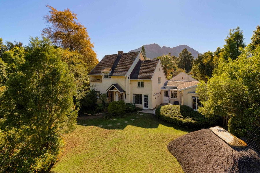 9 Bedroom Property for Sale in Golden Acre Western Cape